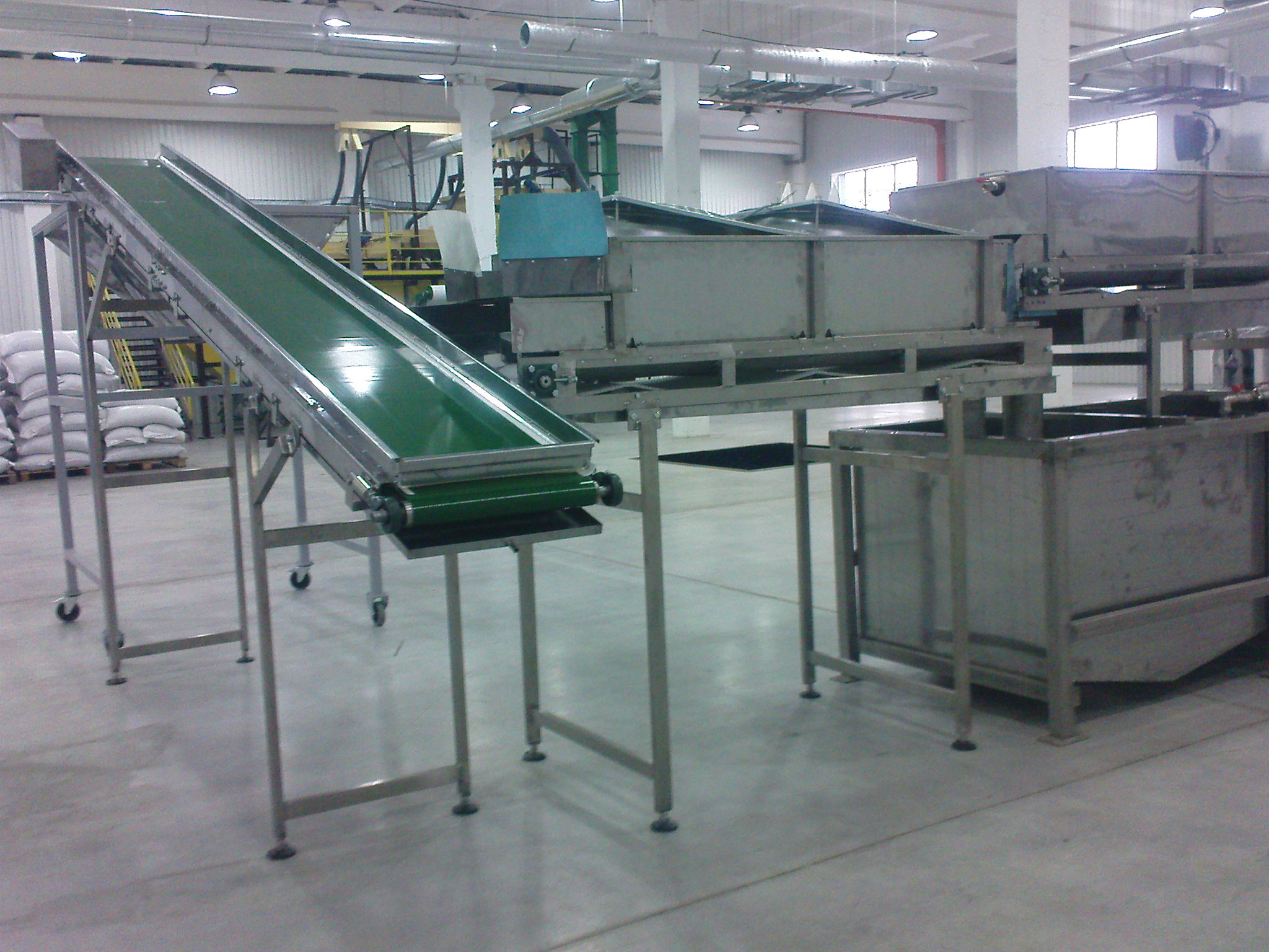 Tunnel-type seed washing line