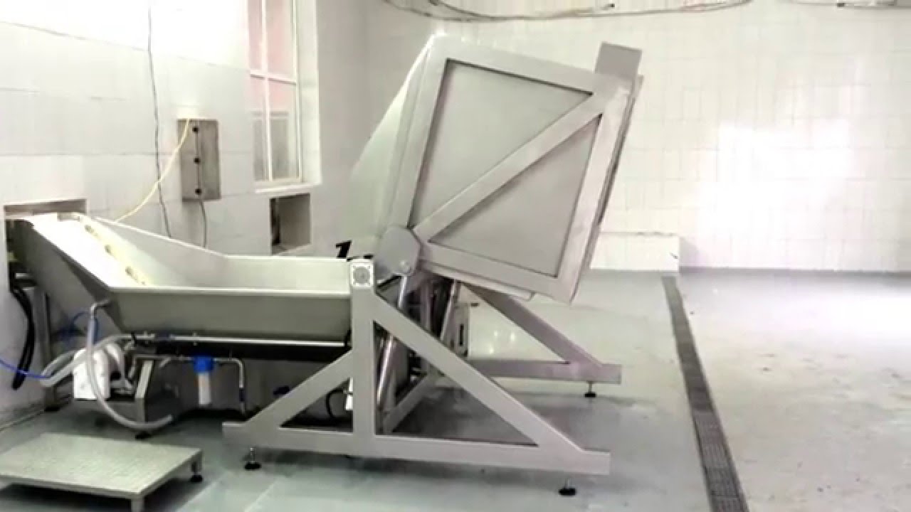 Hoppers and vibrating trays